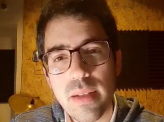 משה פלד בביצוע ספונטני בקריאה לאחדות