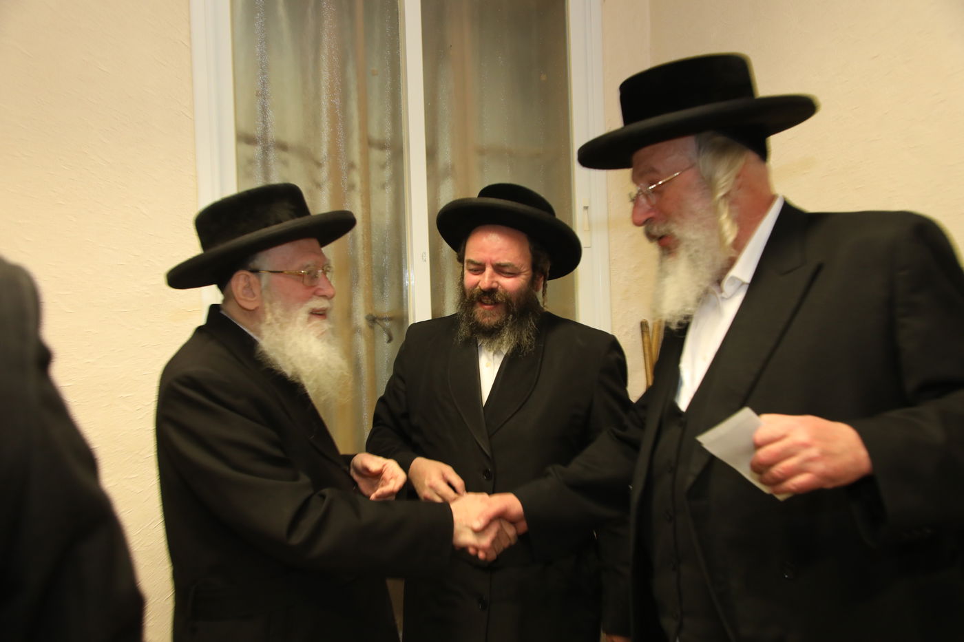 'העדה החרדית' חילקה מיליוני שקלים למנהלי המוסדות