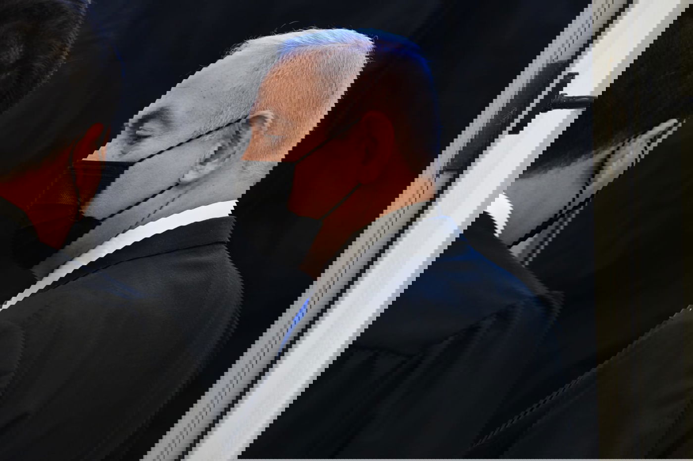 נתניהו כפר באישומים שהוגשו נגדו - ועזב את בית המשפט