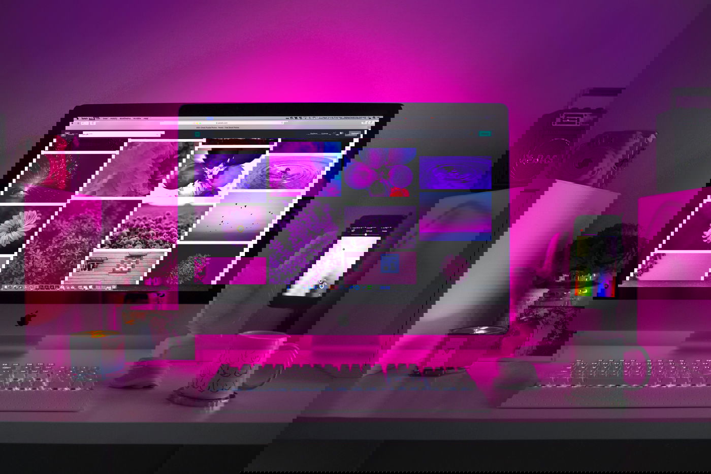 נכס דיגיטלי, הוא סוג של פלטפורמה דיגיטלית הנמצאת ברשת האינטרנט וניתן לייצר מנכס זה כסף