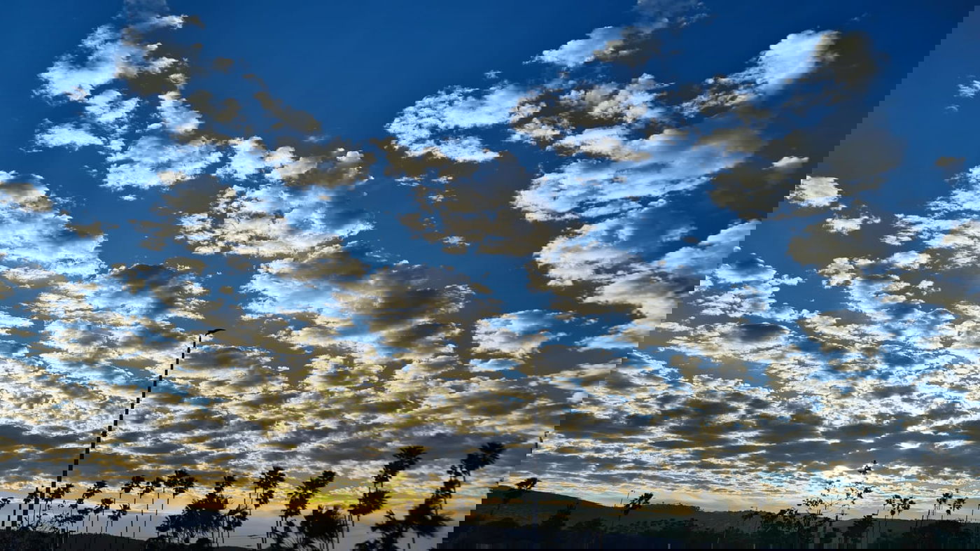 תיעוד מרהיב: זריחת השמש בחוף הכרמל