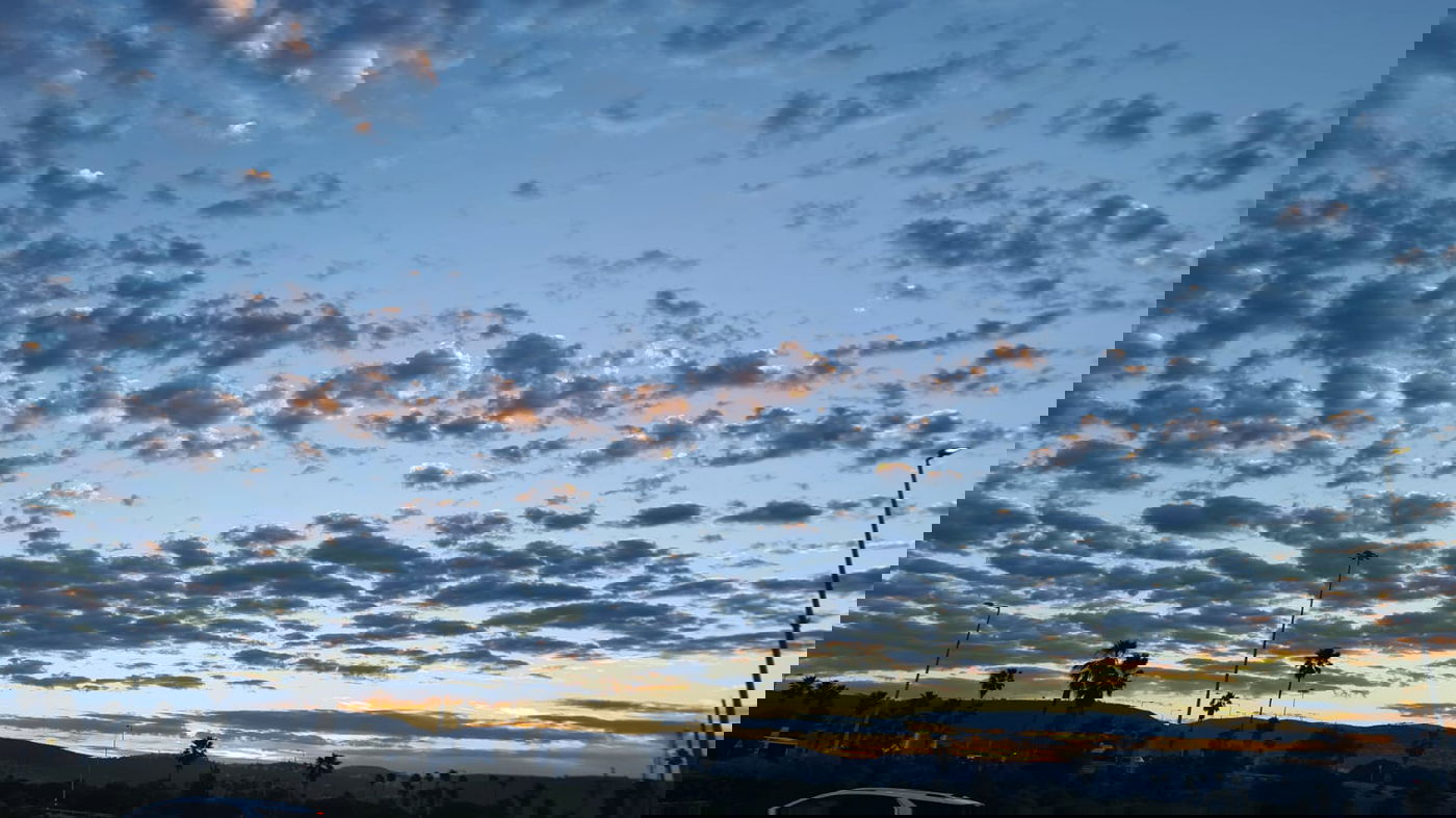 תיעוד מרהיב: זריחת השמש בחוף הכרמל