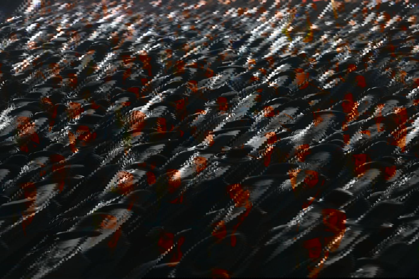 אלפים הפגינו נגד "עקירת הדת" בקורונה