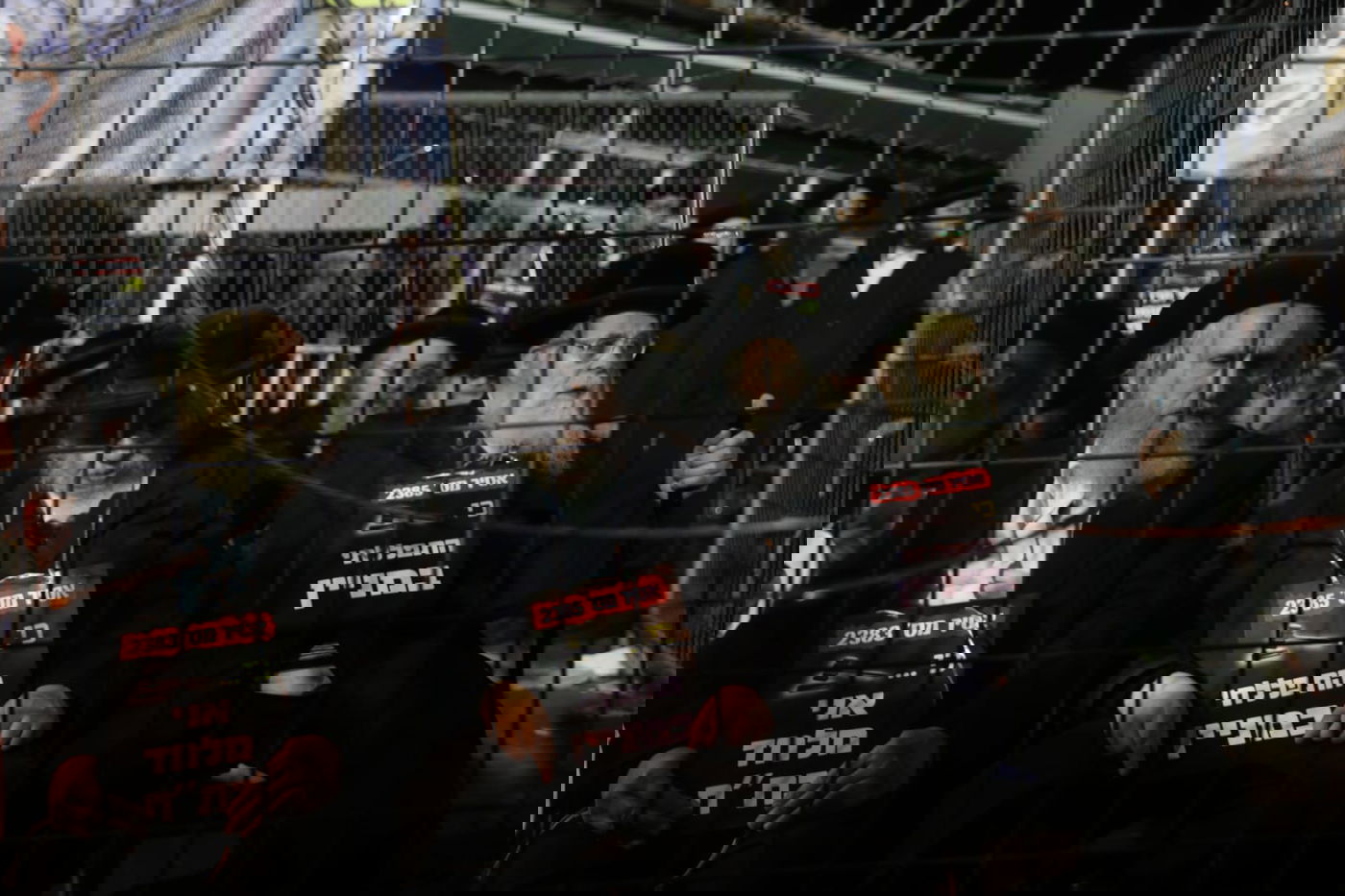 אלפים הפגינו נגד "עקירת הדת" בקורונה