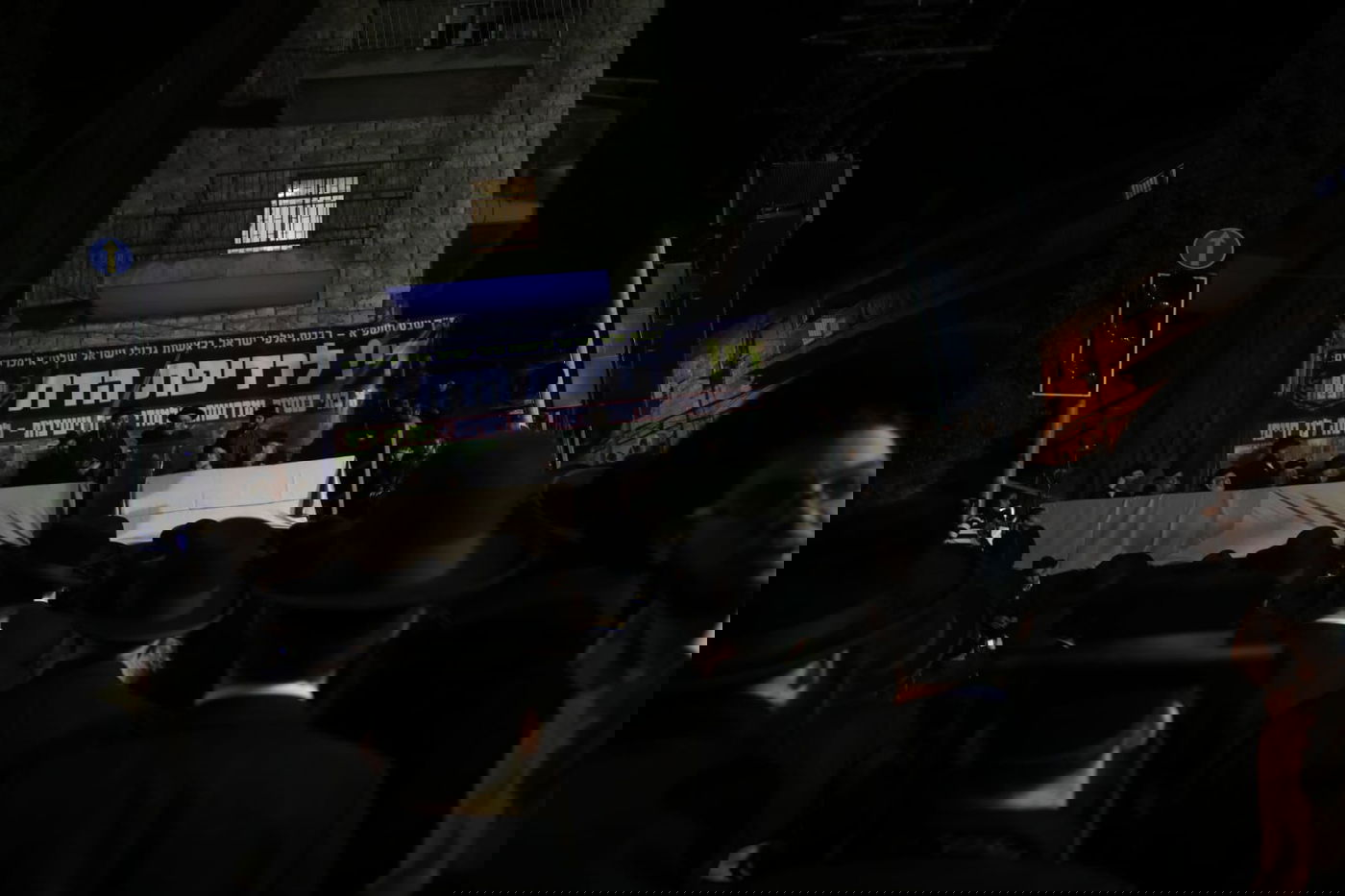 אלפים הפגינו נגד "עקירת הדת" בקורונה