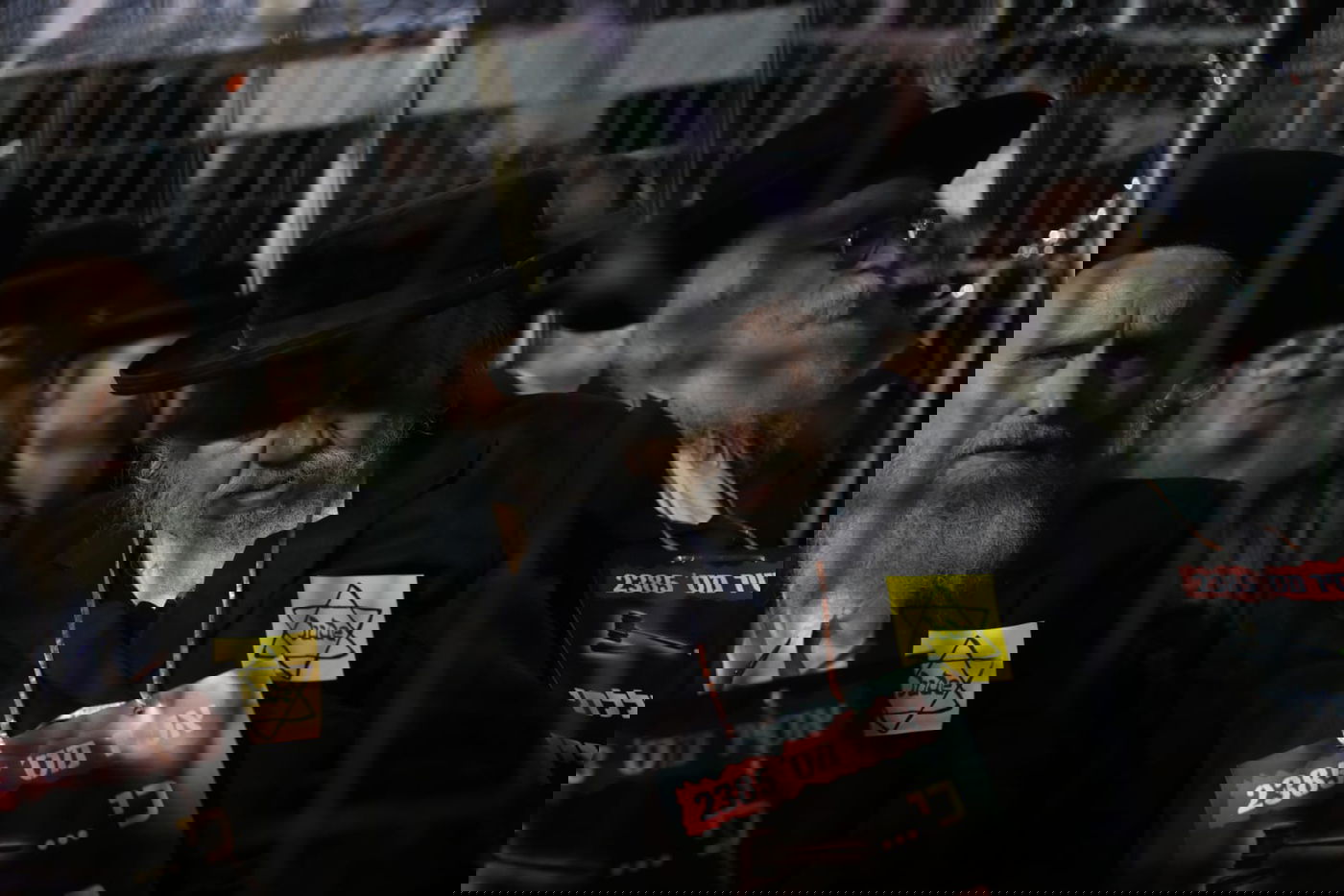 אלפים הפגינו נגד "עקירת הדת" בקורונה