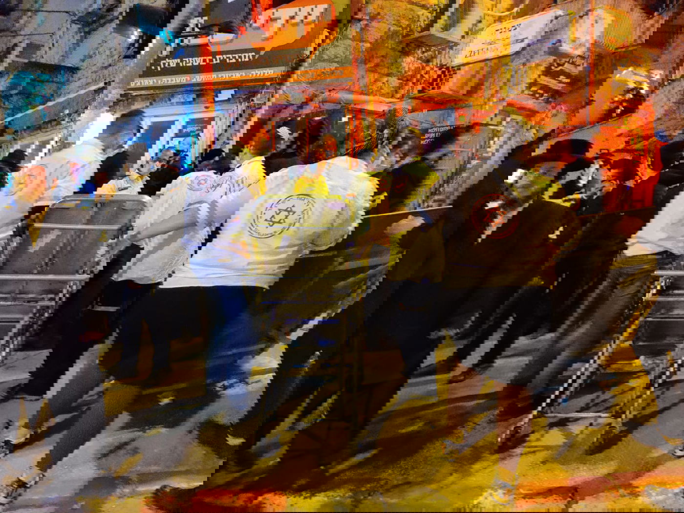 אלפים הפגינו נגד "עקירת הדת" בקורונה