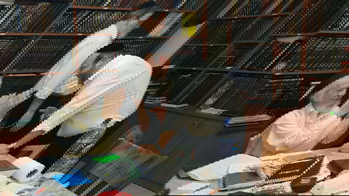 הרב דורפמן עם רבו הגר"י אדלשטיין זצ"ל