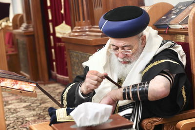 הראשון לציון לשאת דברי התעוררות וחיזוק עקב המצב