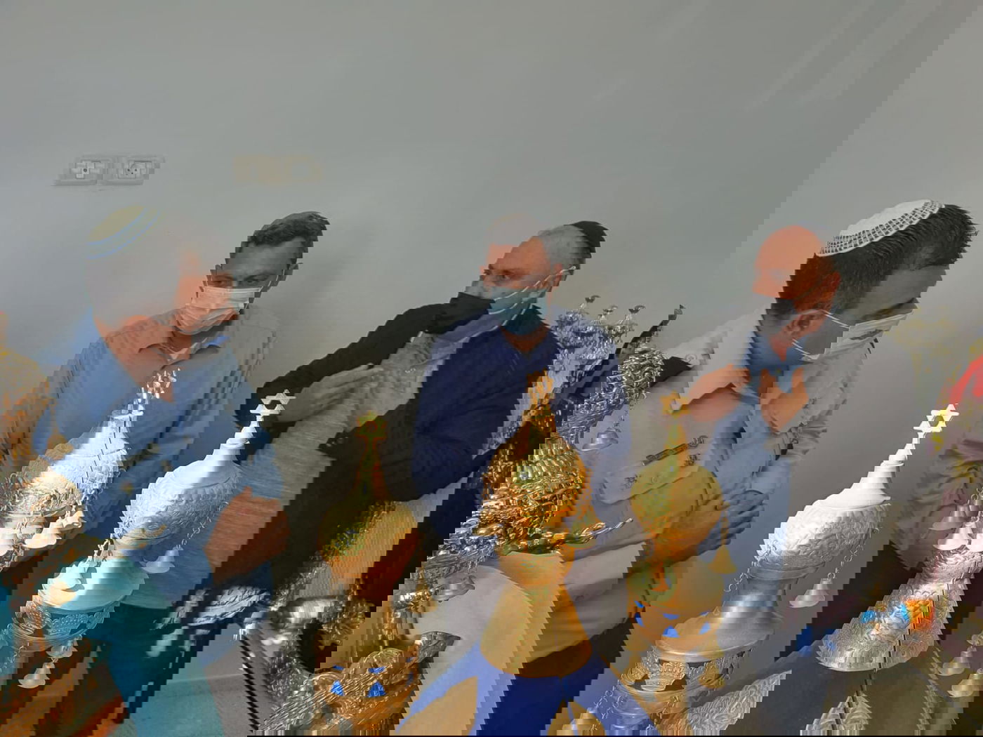 השוטרים איתרו את 7 ספרי התורה הגנובים