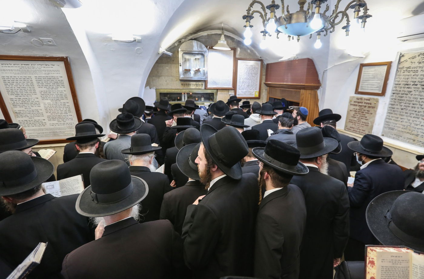 ראש חודש אדר: המונים עלו להתפלל במירון