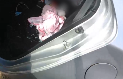 הפעוטה ברכב