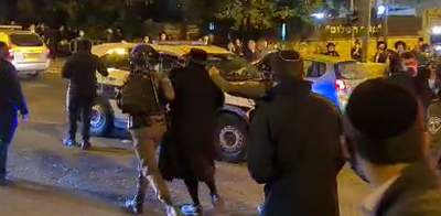 צפו: מעצר המפגין בהפגנות הרכבת בירושלים