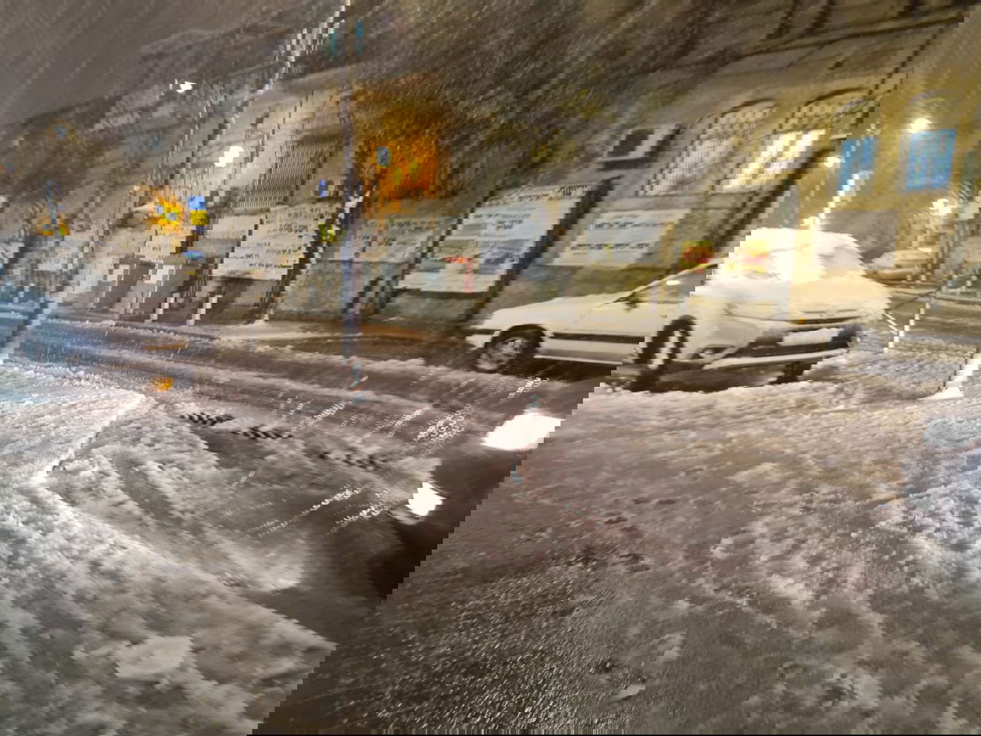 השלג בירושלים:  מאה שערים נצבעה בלבן