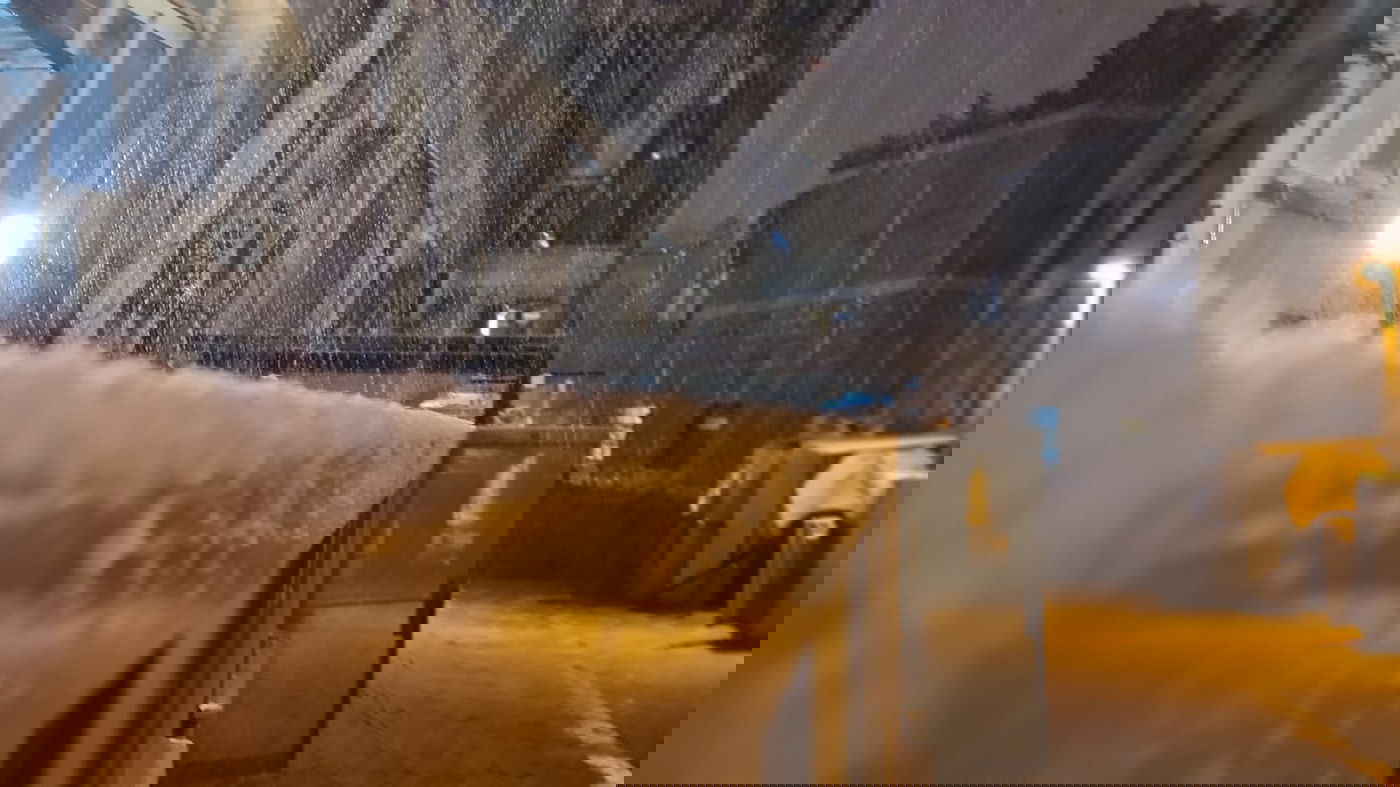 השלג בירושלים:  מאה שערים נצבעה בלבן