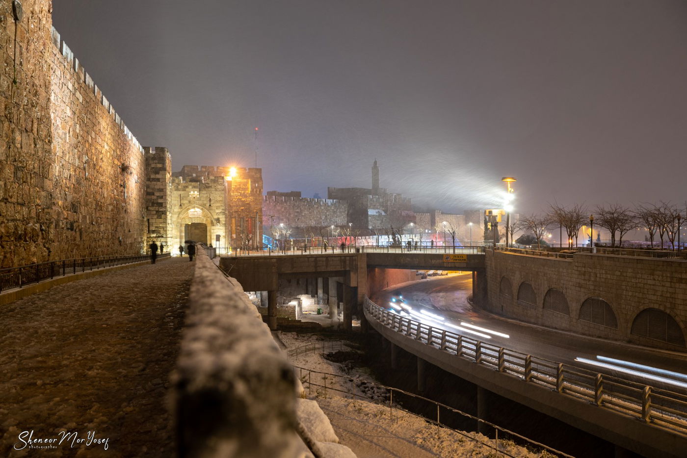 שלג אחד, בירה אחת ו-90 תמונות; גלריה