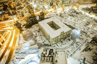 השלג בצמרות העצים ובכבישי הבירה; צפו