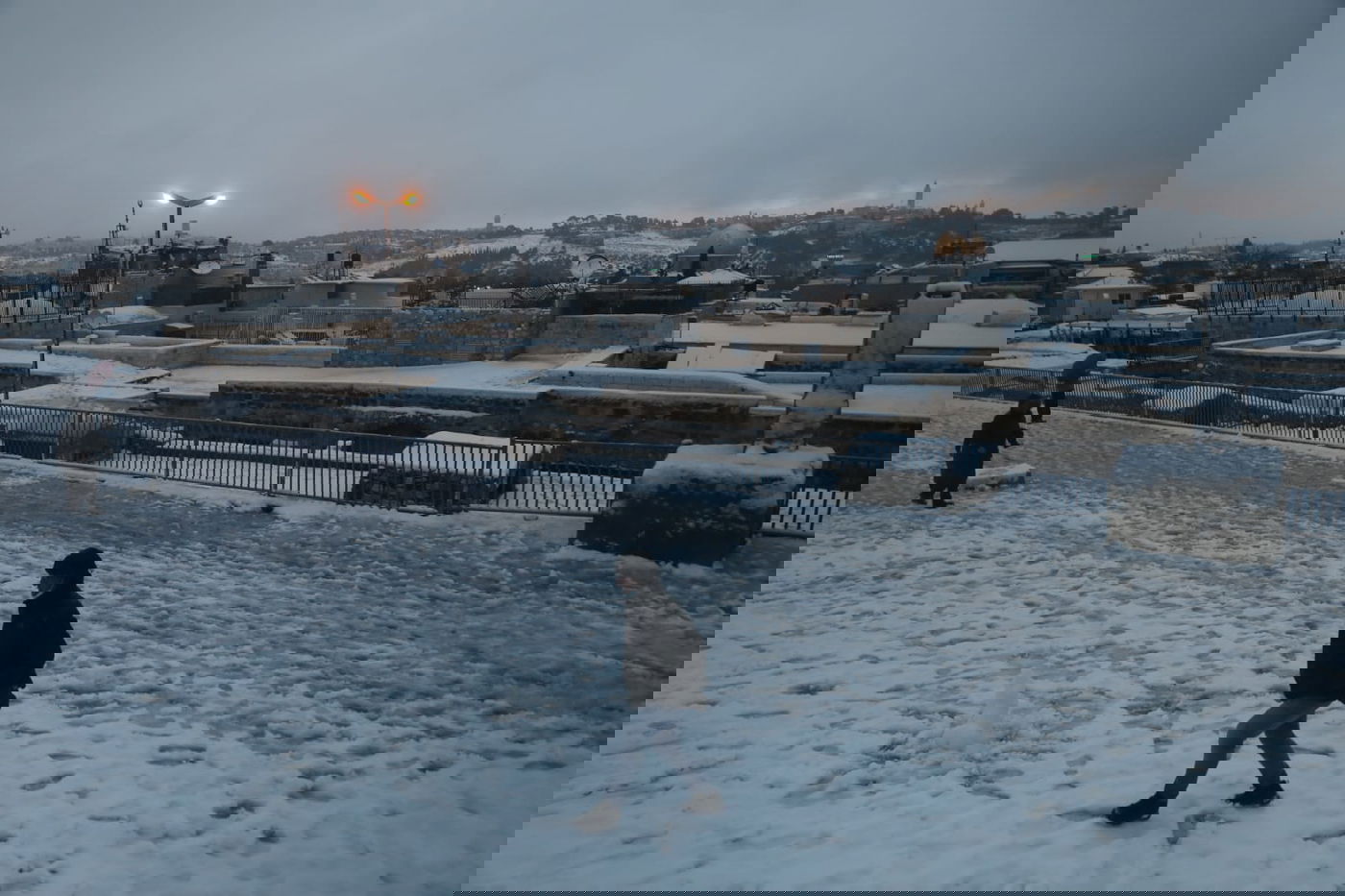 אכזבה בירושלים: השלג נמס, מערכת החינוך נפתחה ב-9