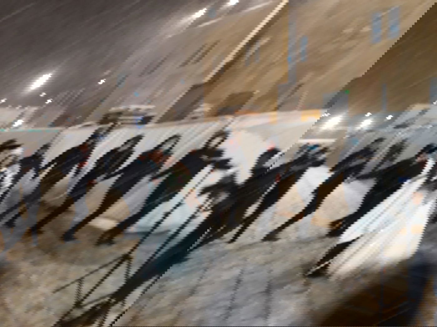 לאחר חצות: החתן והכלה הגיעו לשלג בכותל המערבי