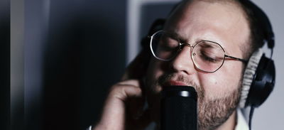 מוטי עויזר בסינגל פורימי: "אורה ושמחה"