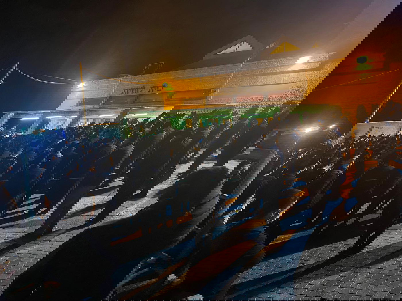 היה תמיד מאיר פנים; מאות בהלוויית הבחור שמעון דגן ז"ל