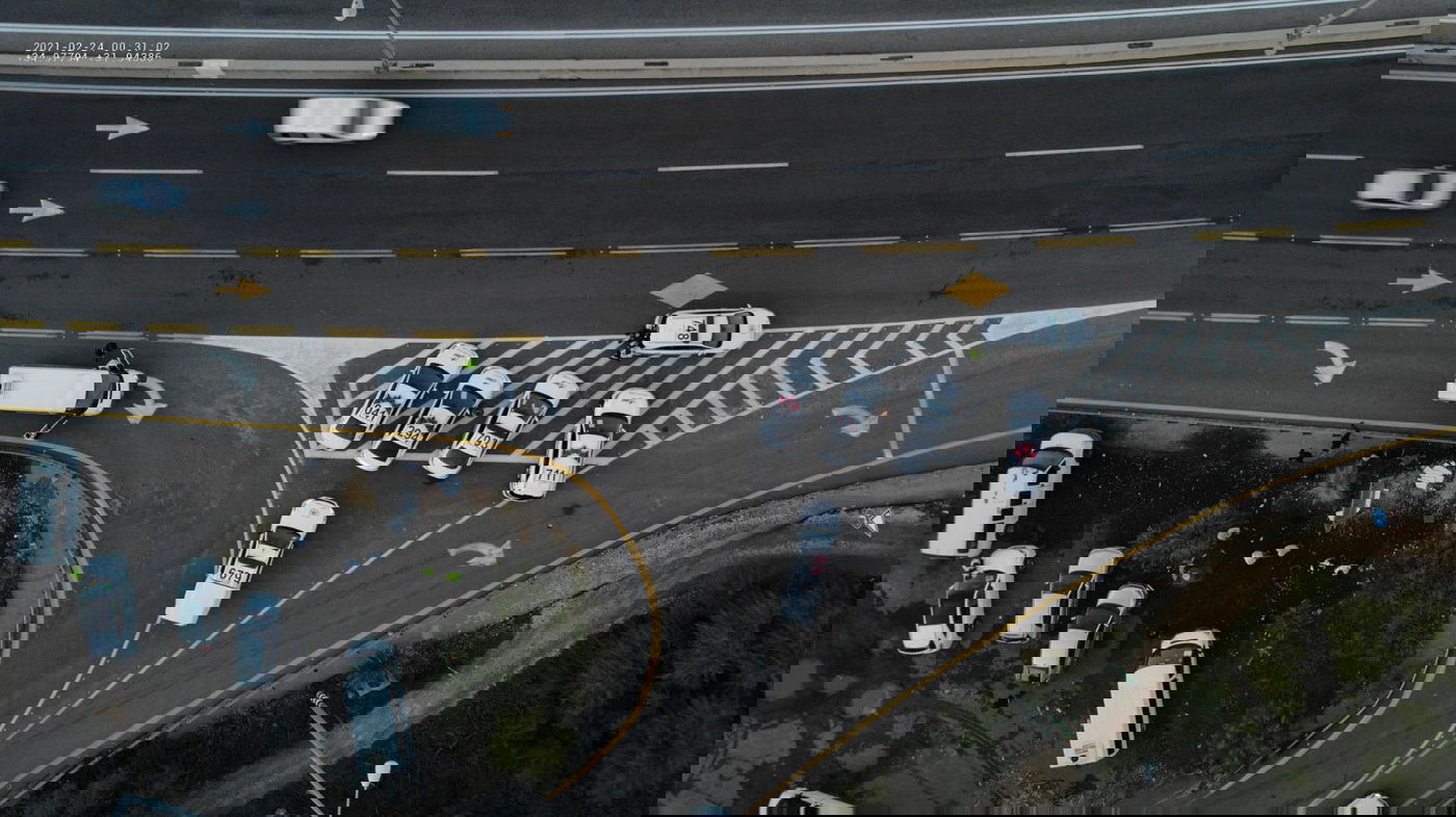 תיעוד מהאוויר: פעילות משטרה בכביש 443