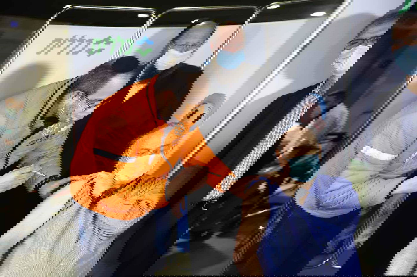 אלי ביר מחסן כנגד הקורונה