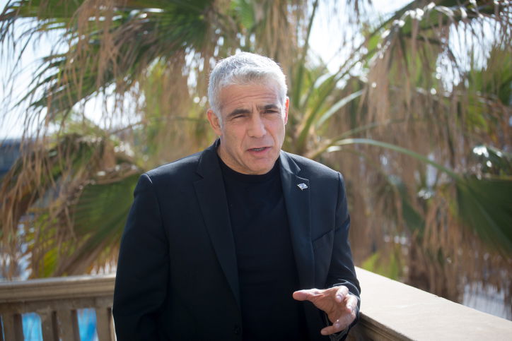 בתיאום? בנט וסער דוחקים את לפיד לפינה