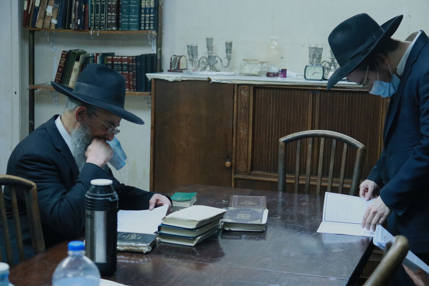 הגר"מ גריינמן ביארצייט של אביו זצ"ל • צפו