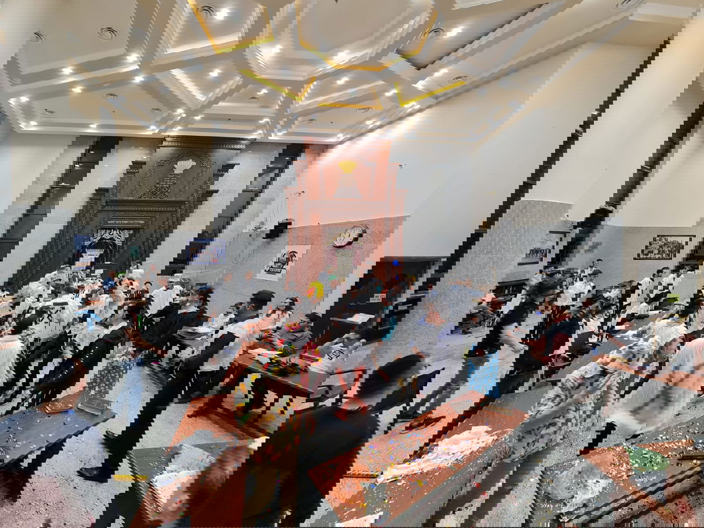 רגע לפני היציאה: קריאת מגילה ב'דרך ה''