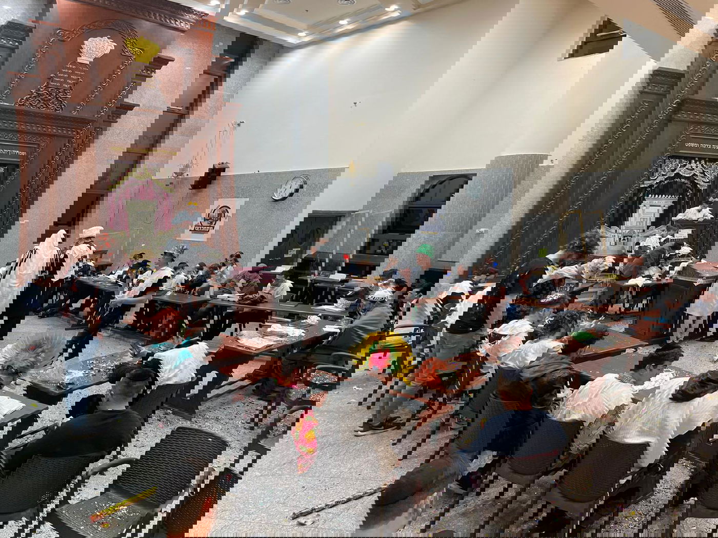 רגע לפני היציאה: קריאת מגילה ב'דרך ה''