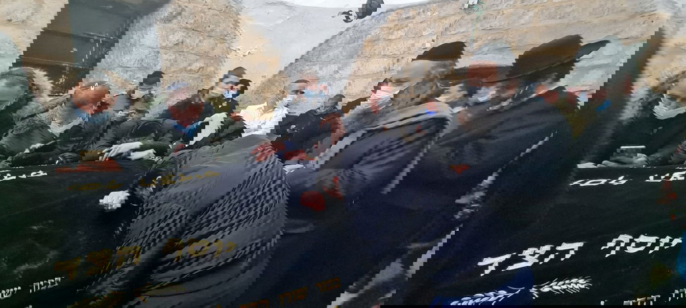 האדמו"ר, הרב והשרה נכנסו לקבר יוסף; צפו