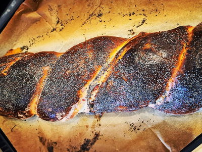 חלה ממולאת בפסטרמה וחרדל