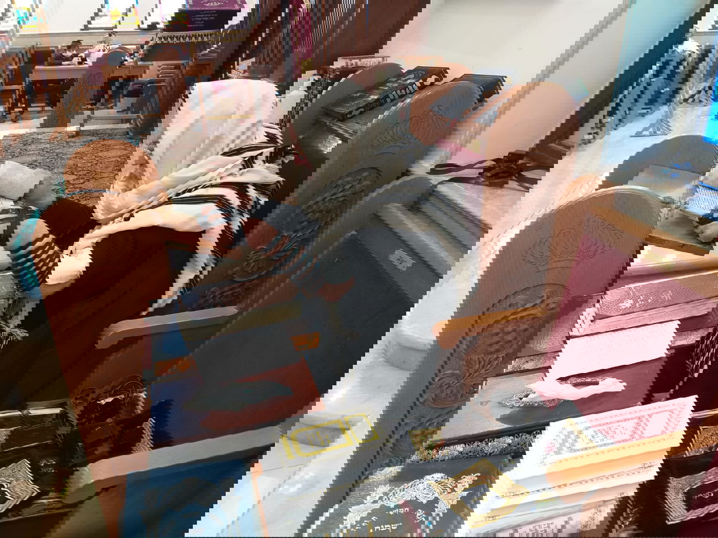 קריאת המגילה של הראשל״צ הגר״ש עמאר