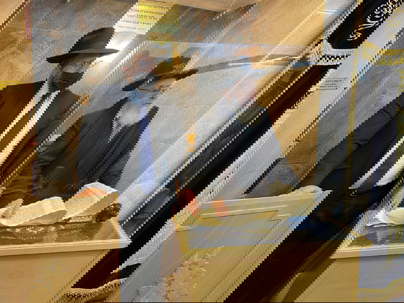 קריאת המגילה של הראשון לציון הגר"י יוסף