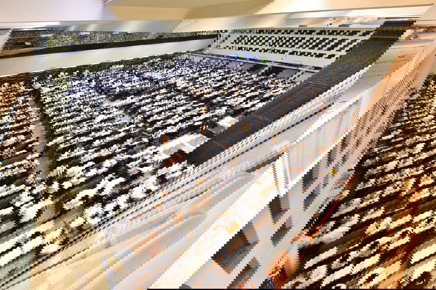 מרגש: סדר לימוד ליל פורים בישיבת פוניבז'