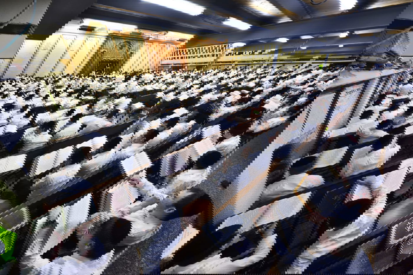 מרגש: סדר לימוד ליל פורים בישיבת פוניבז'