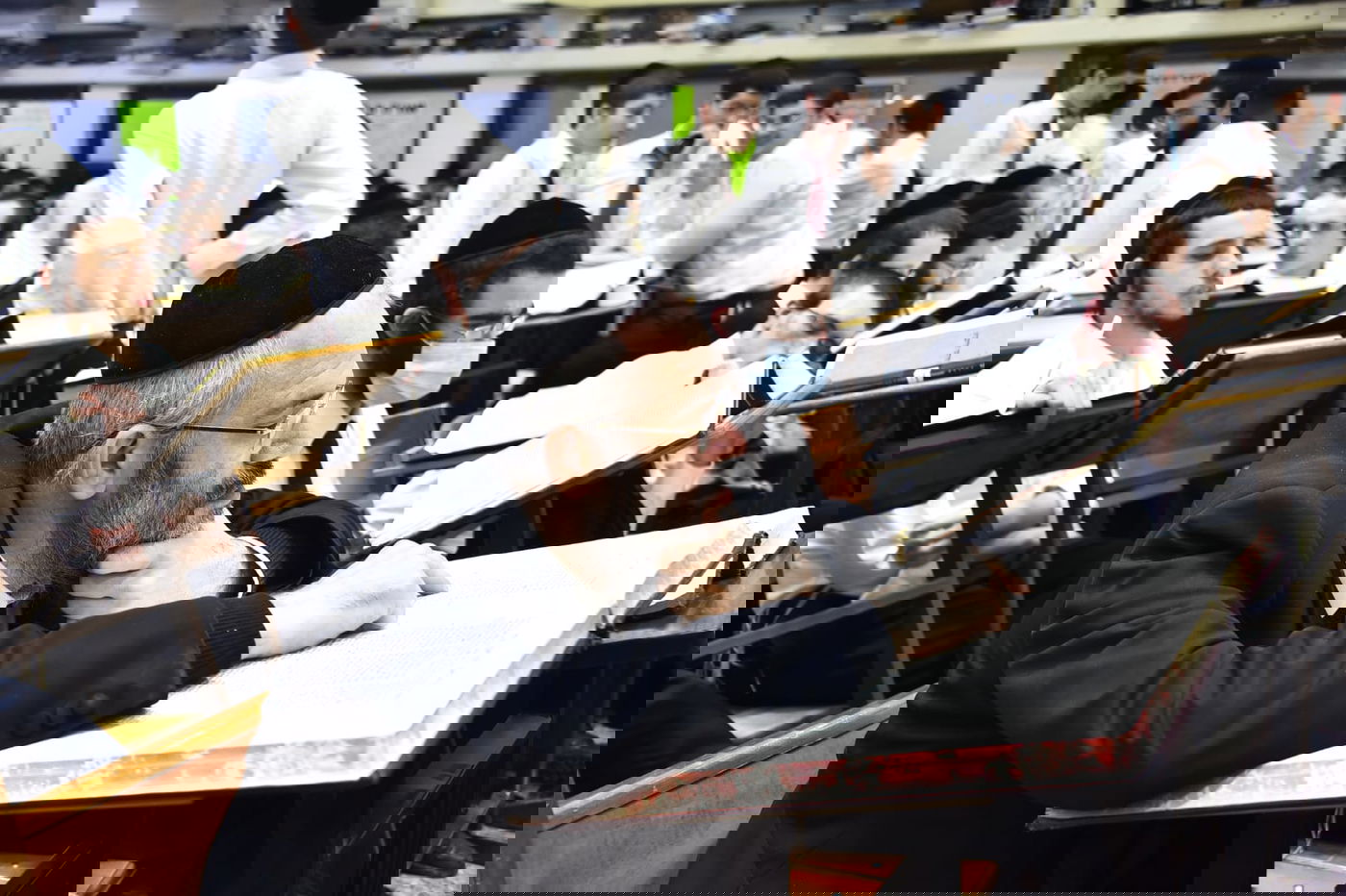 מרגש: סדר לימוד ליל פורים בישיבת פוניבז'