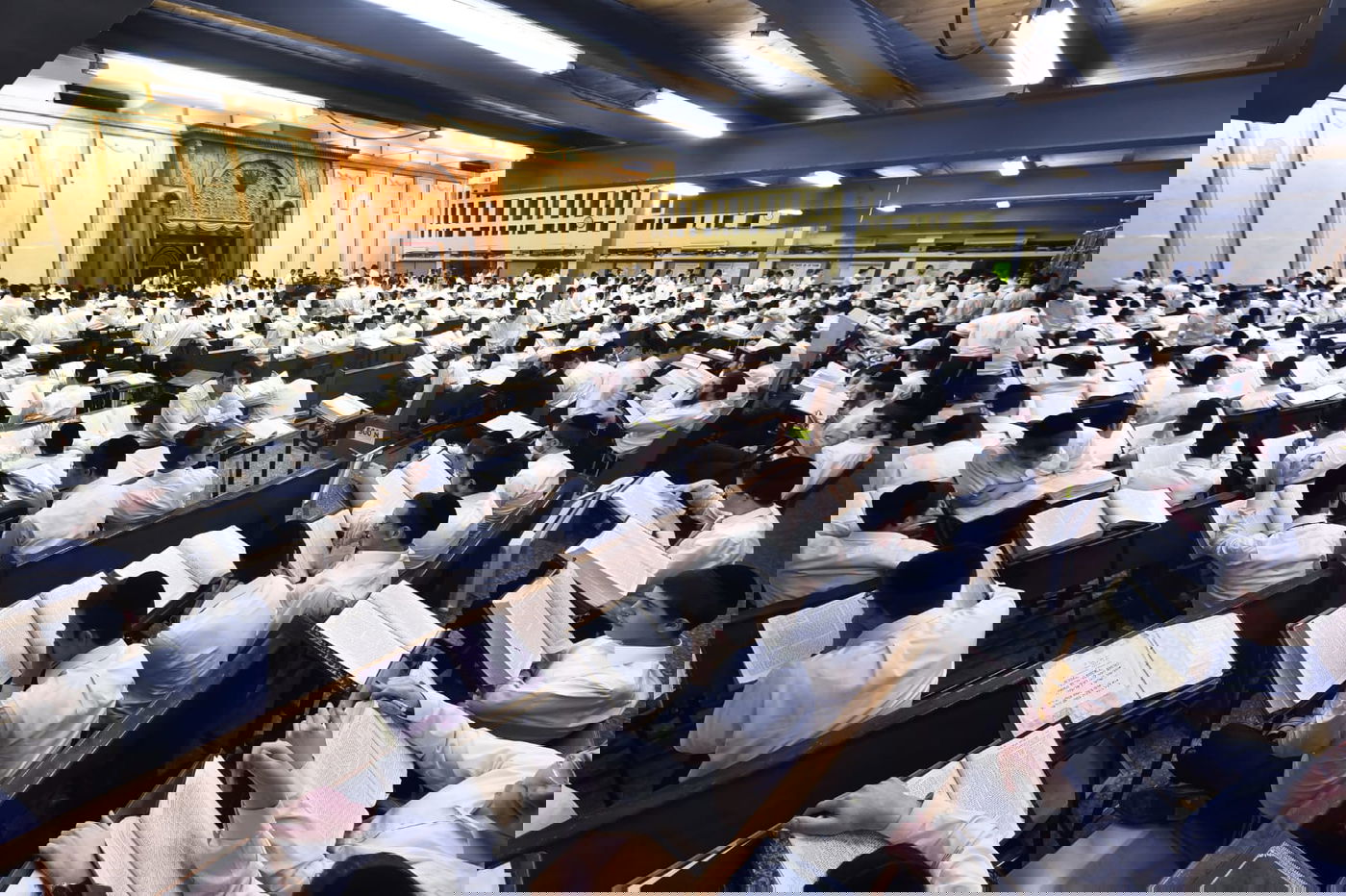 מרגש: סדר לימוד ליל פורים בישיבת פוניבז'