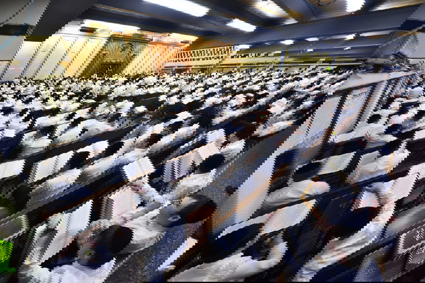 מרגש: סדר לימוד ליל פורים בישיבת פוניבז'