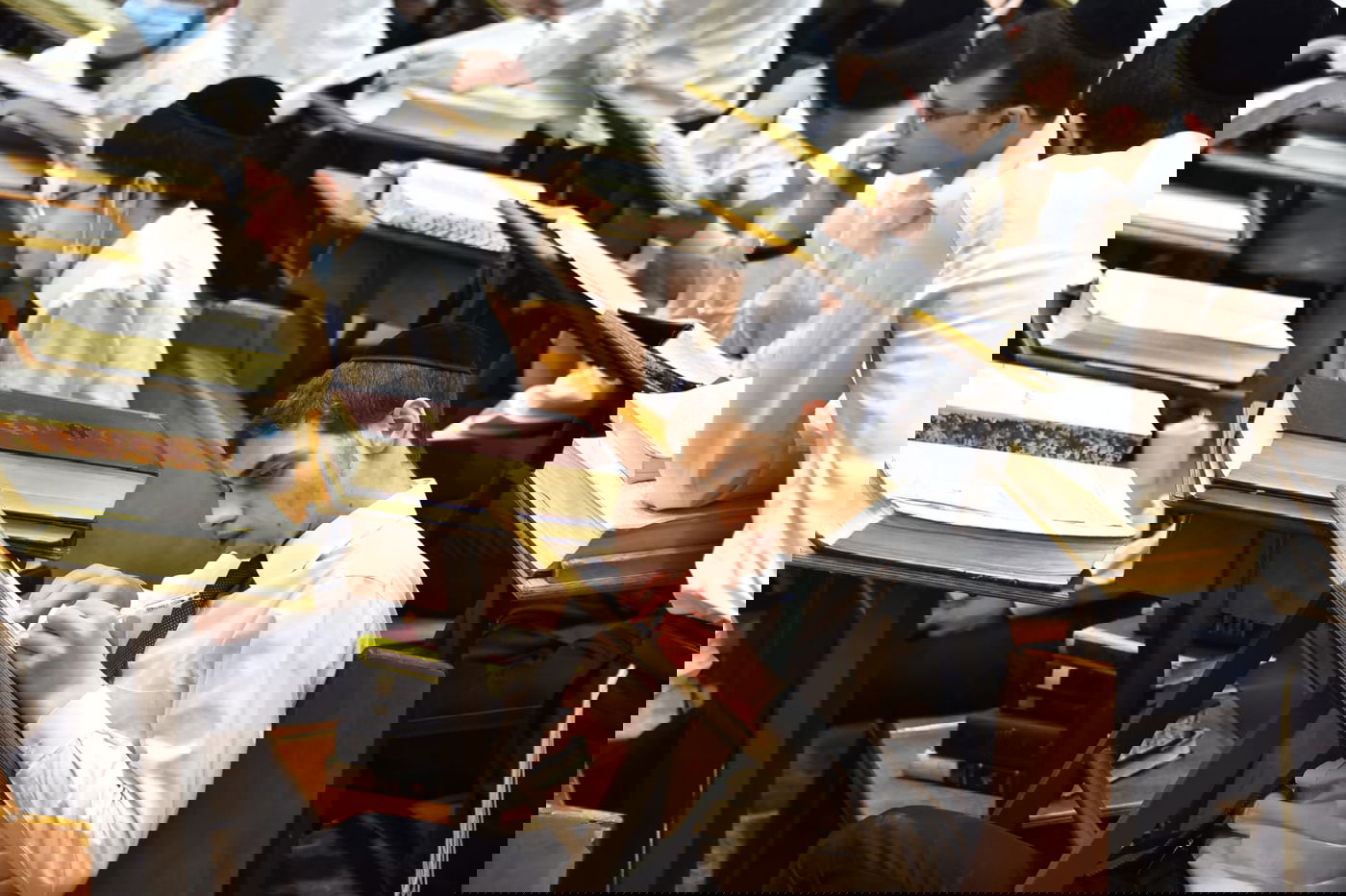 מרגש: סדר לימוד ליל פורים בישיבת פוניבז'