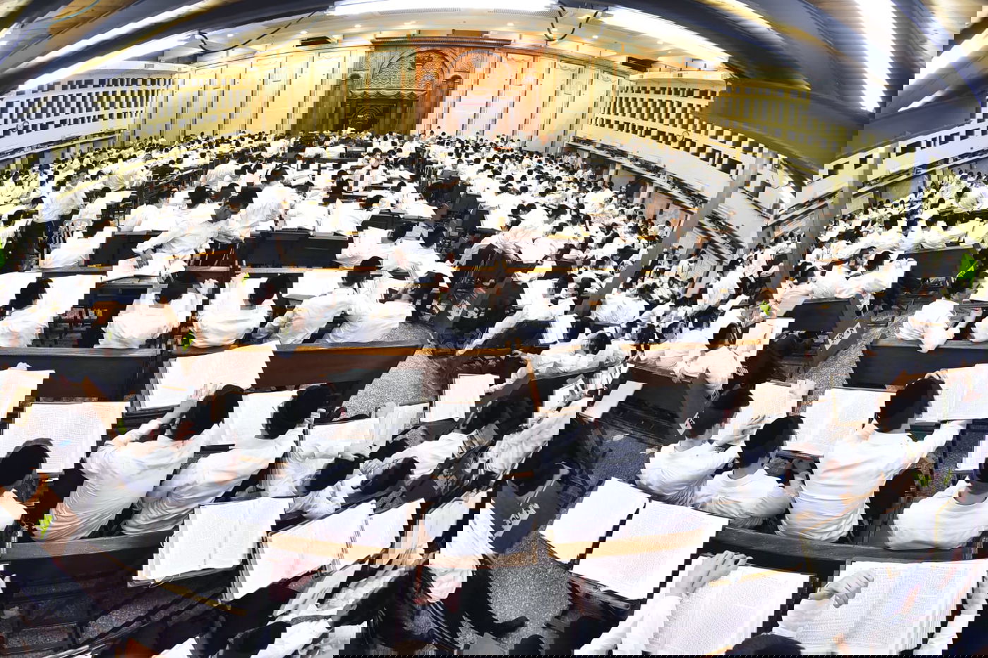 מרגש: סדר לימוד ליל פורים בישיבת פוניבז'