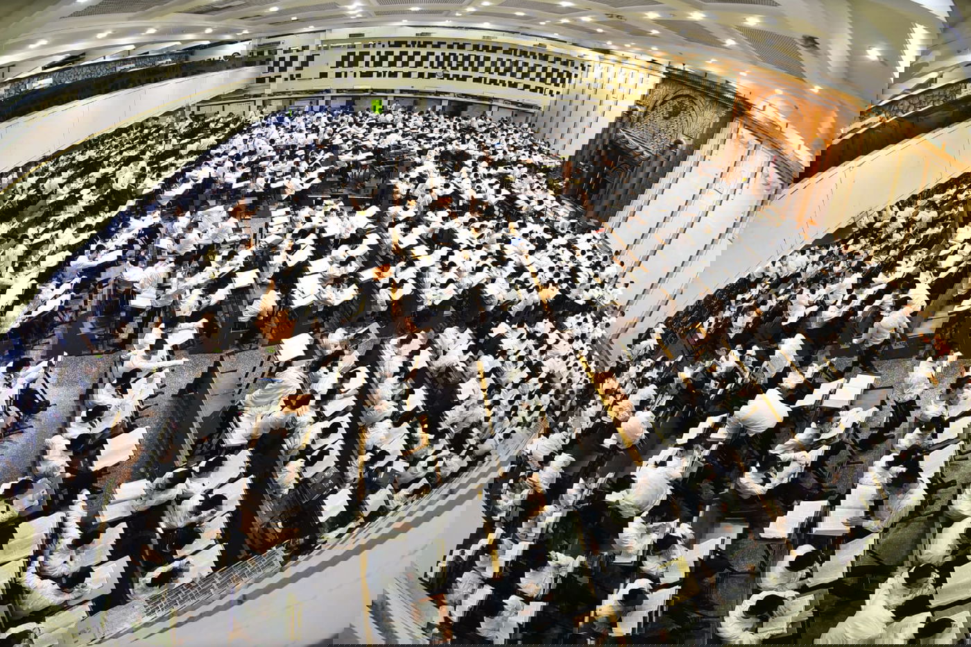 מרגש: סדר לימוד ליל פורים בישיבת פוניבז'