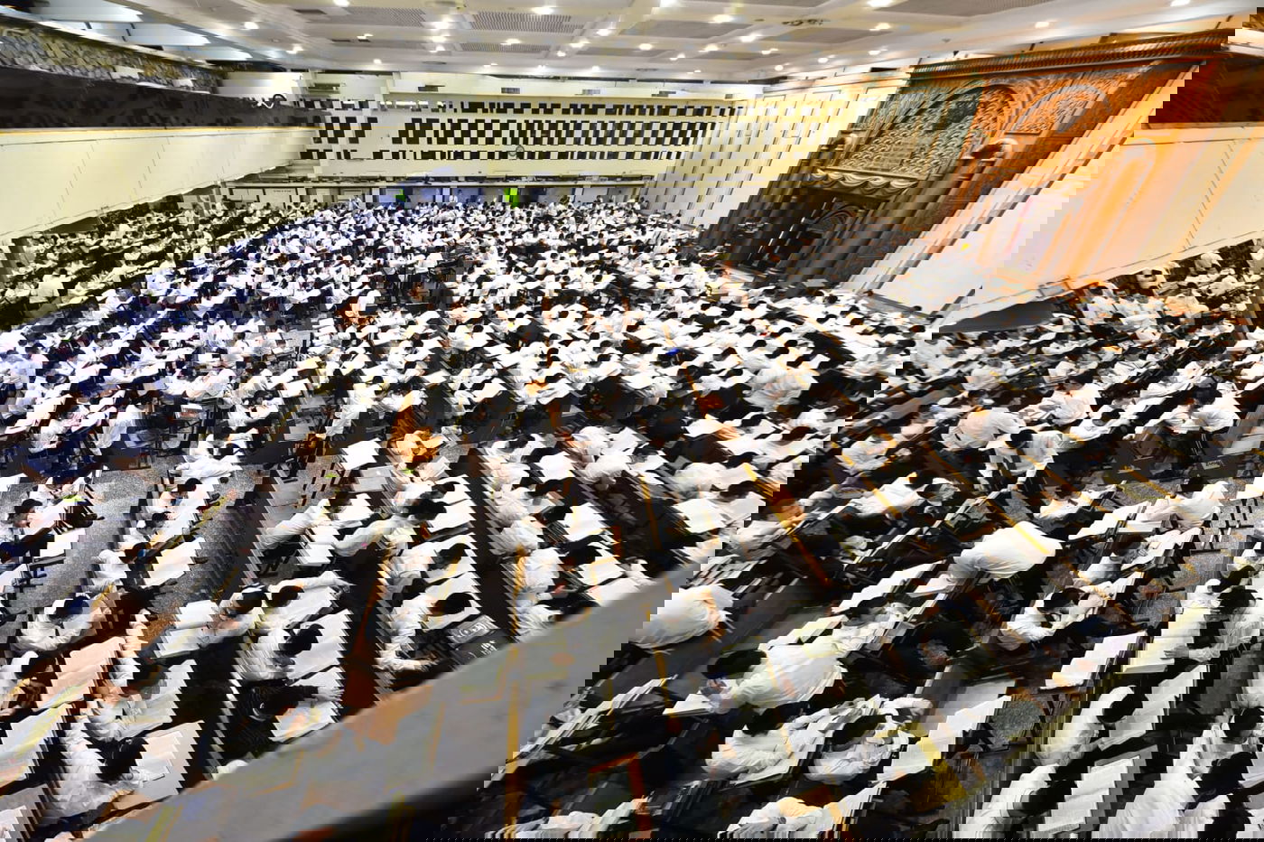 מרגש: סדר לימוד ליל פורים בישיבת פוניבז'