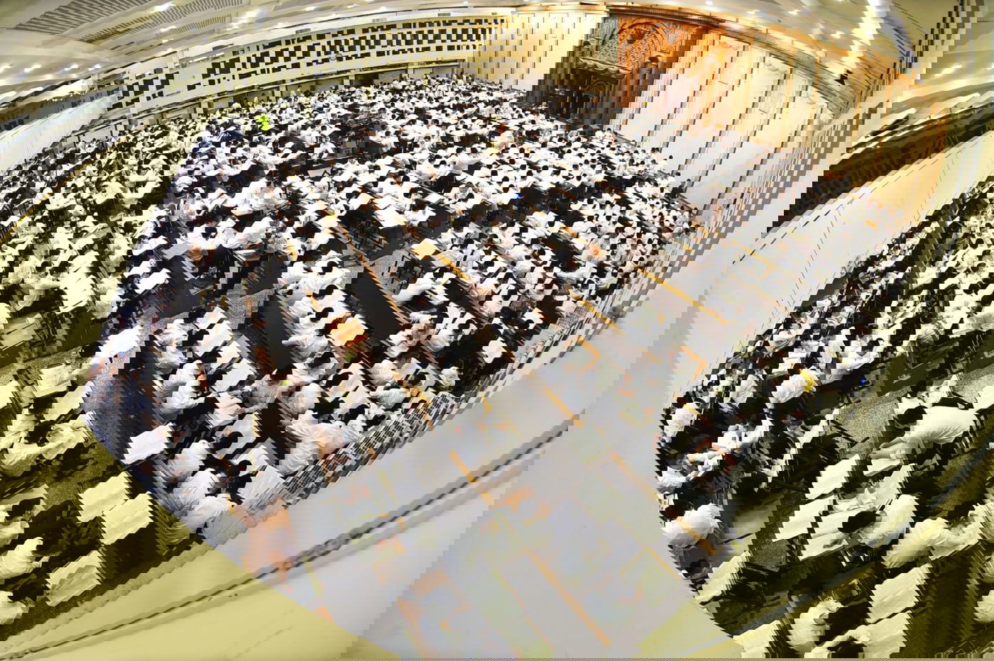 מרגש: סדר לימוד ליל פורים בישיבת פוניבז'