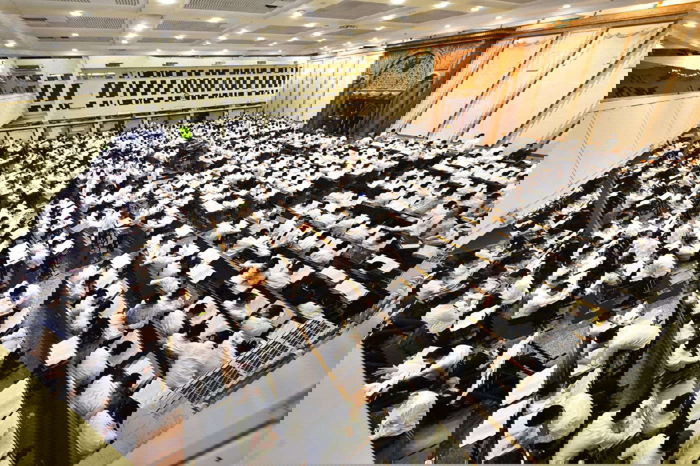 מרגש: סדר לימוד ליל פורים בישיבת פוניבז'