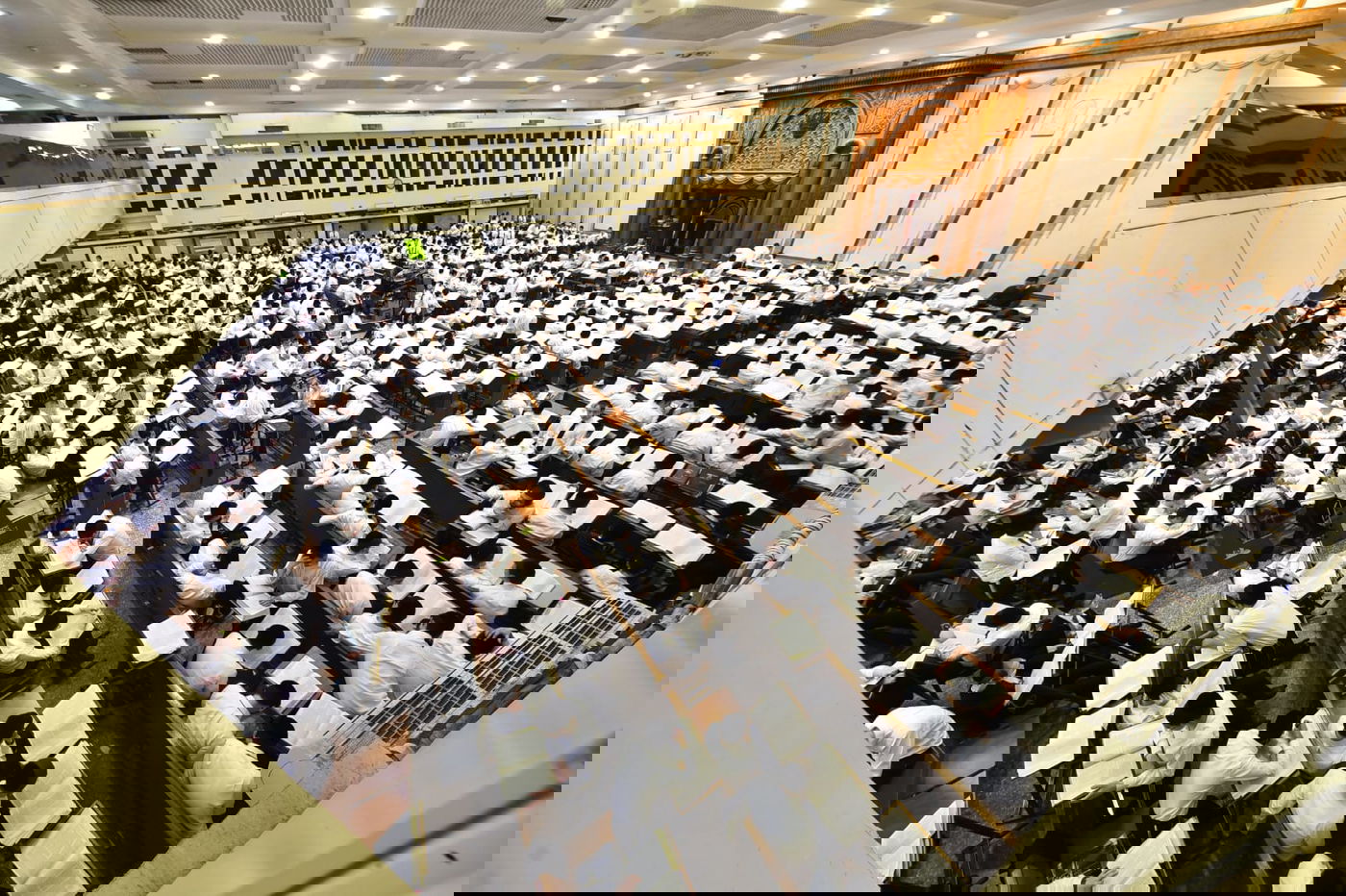 מרגש: סדר לימוד ליל פורים בישיבת פוניבז'