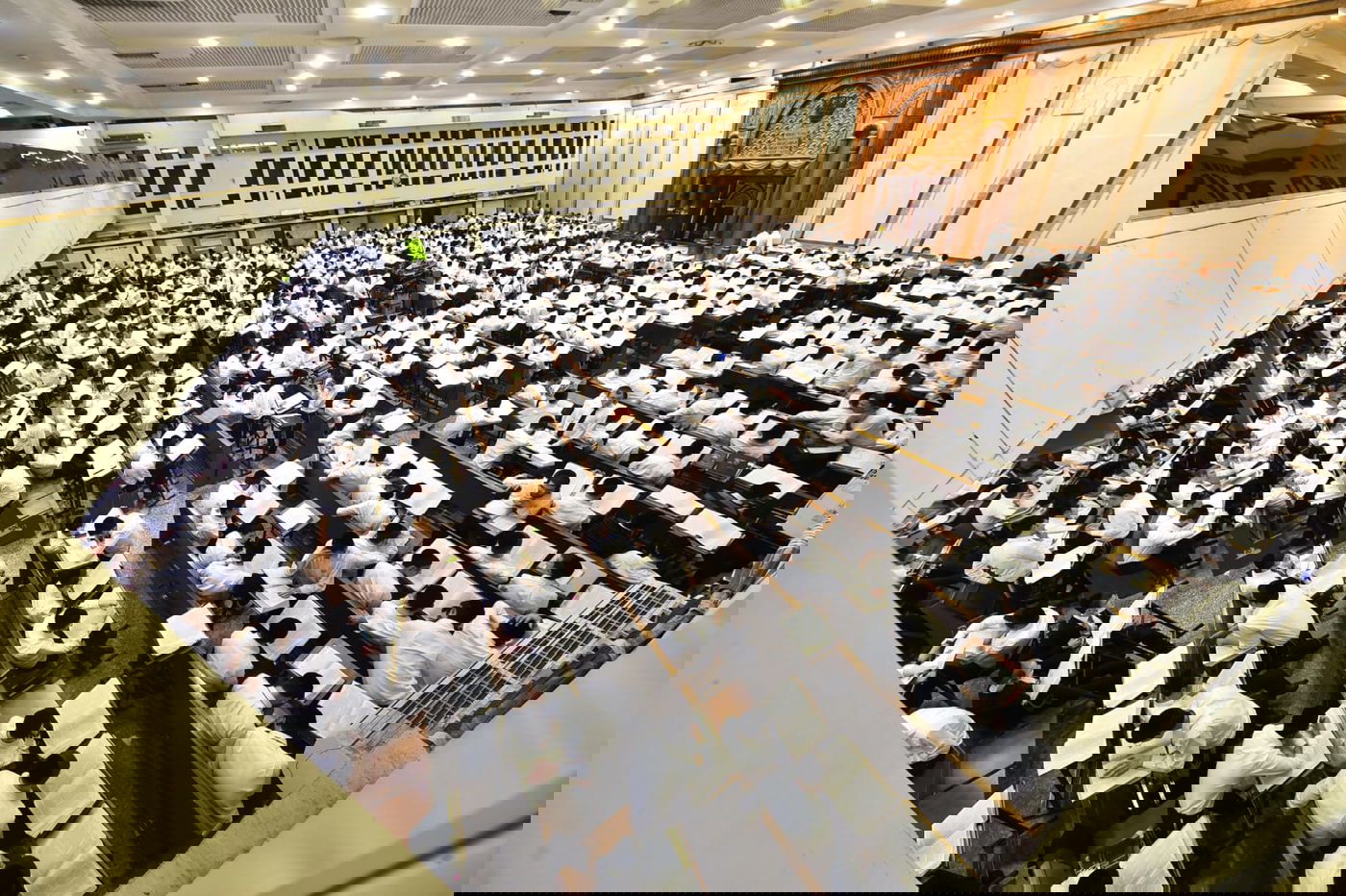 מרגש: סדר לימוד ליל פורים בישיבת פוניבז'