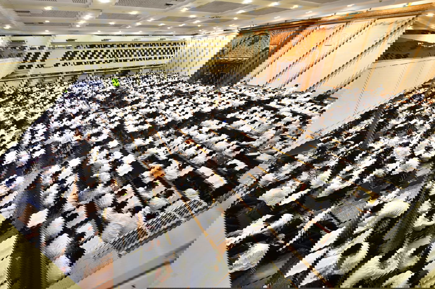 מרגש: סדר לימוד ליל פורים בישיבת פוניבז'