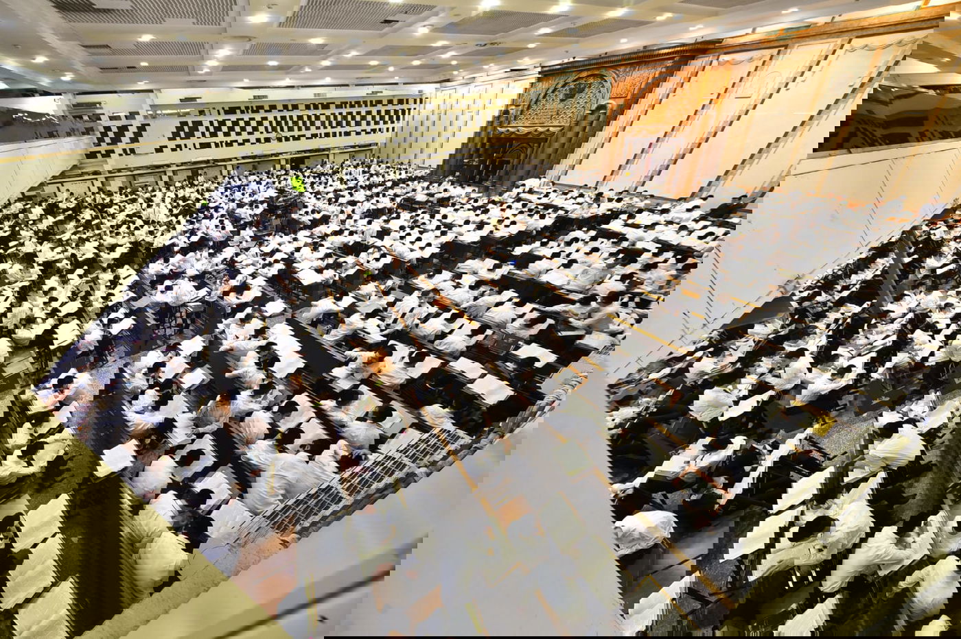 מרגש: סדר לימוד ליל פורים בישיבת פוניבז'